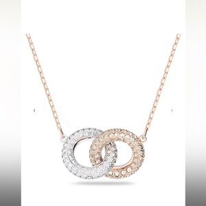 SWARVOSKI 
Dextera necklace
Intertwined circles, White, Rose gold-tone